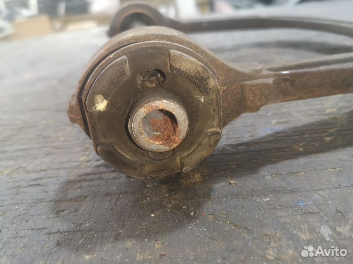 Передние рычаги Dodge Magnum LX