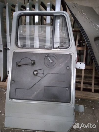 Дверь кабины на а\м Урал