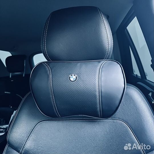 Автомобильная подушка для подголовника BMW