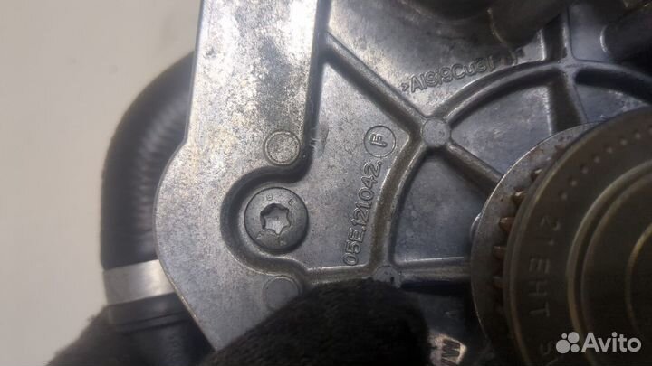 Насос водяной Audi Q3 2018, 2021