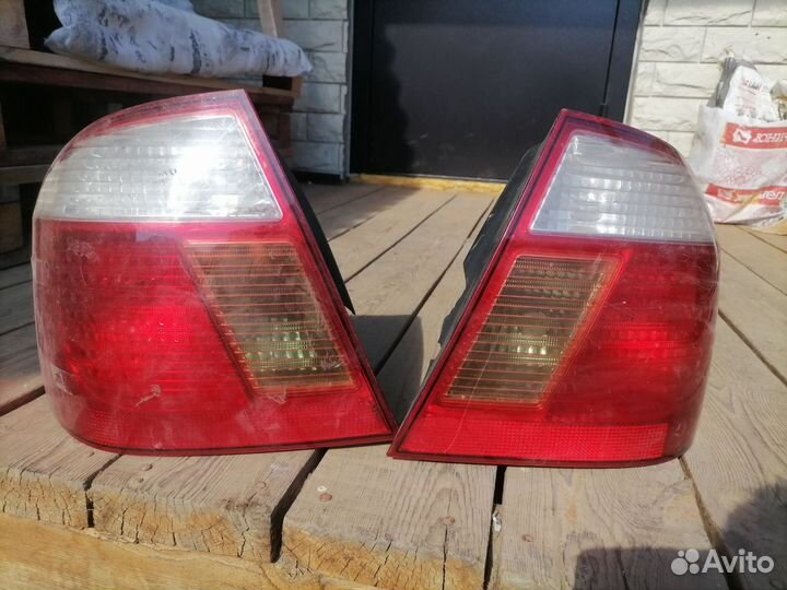 Задние фонари на Тойота premio