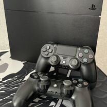 Sony playstation 4 + 2 геймпада