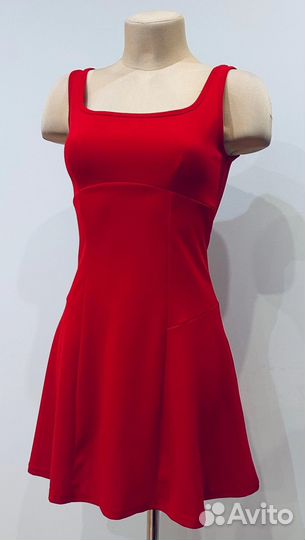 Чудесное красное платье