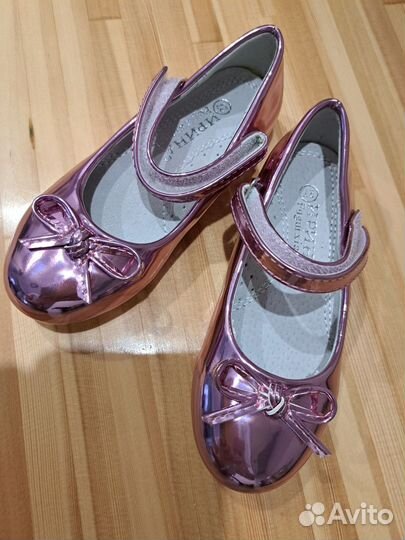Туфли для девочки новые 27 размер
