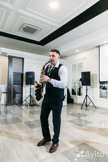Саксофонист на мероприятие