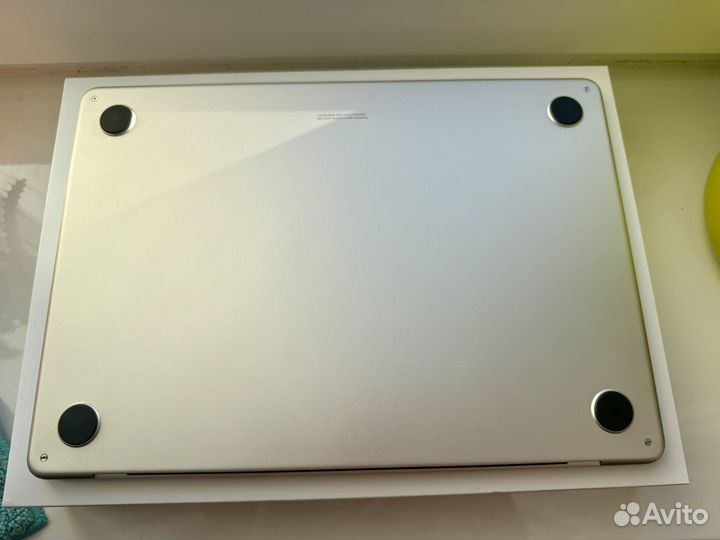 Apple macbook air m2 starlight 8gb 256gb