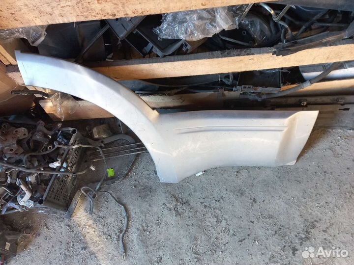 Молдинг задней правой двери Mitsubishi pajero 3