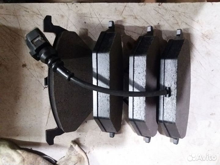 Передние колодки на VAG-Ford Hi-Q SP2025