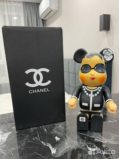 Медведь bearbrick Шанель