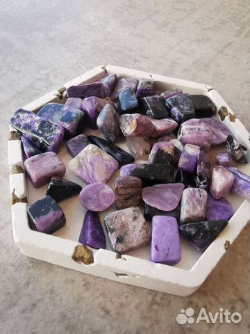 Чароит 15-30мм галтовка без дырочек. 20 гр