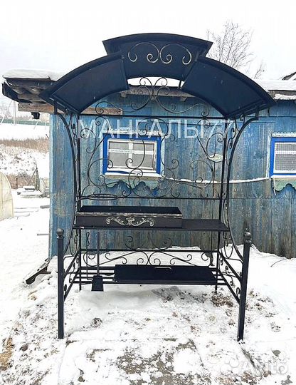 Мангал с крышей
