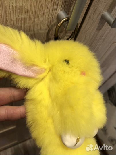 Брелок на сумку зайка пушистик желтый кролик