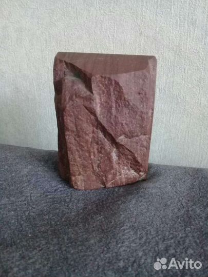 Барельеф Ленина на натуральном камне, настольный