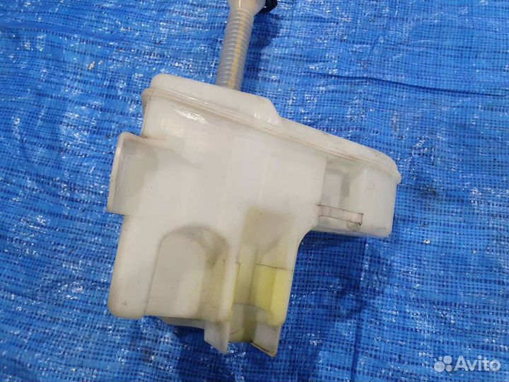 Бачок омывателя gs300 gs350 Lexus