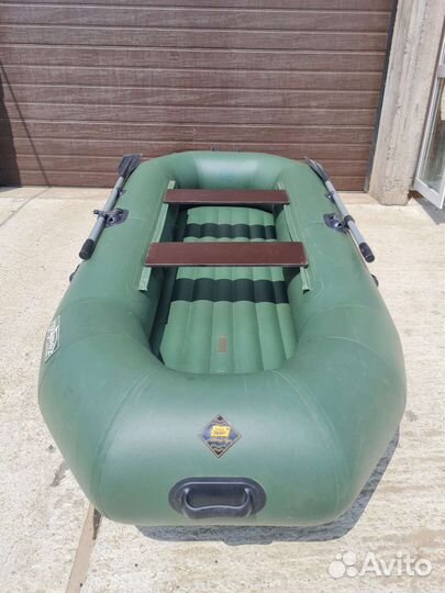 Надувная лодка с мотором
