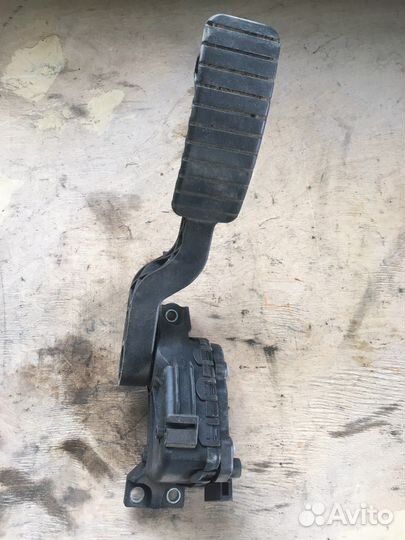 Педаль газа Рено Лагуна Renault Laguna 2