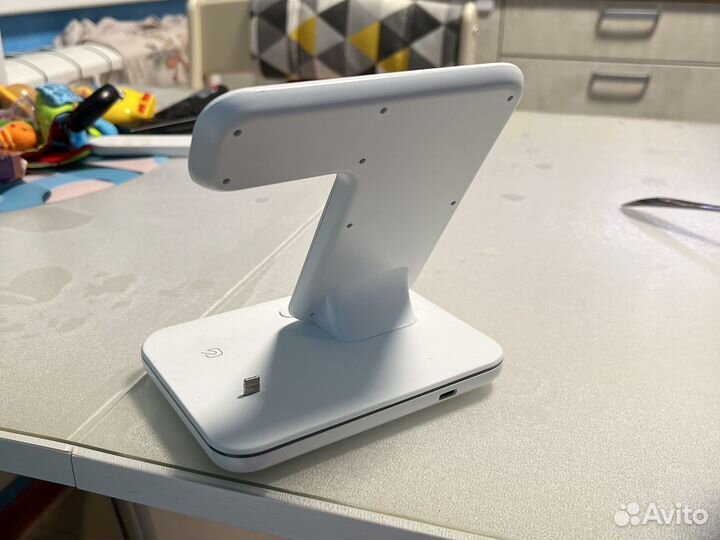 Зарядная станция для iPhone