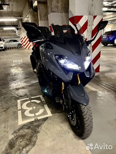 Yamaha T Max Tech Akrapovic