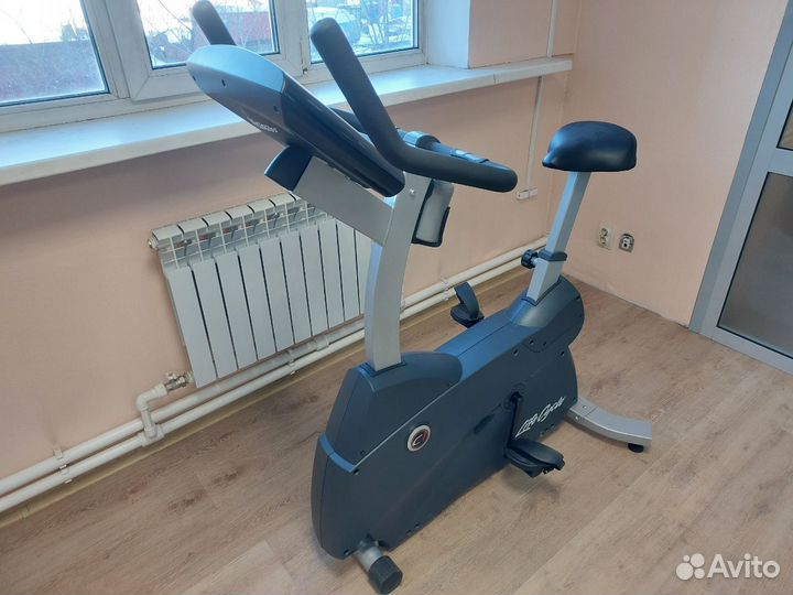 Велотренажер Life Fitness Вертикальный C1