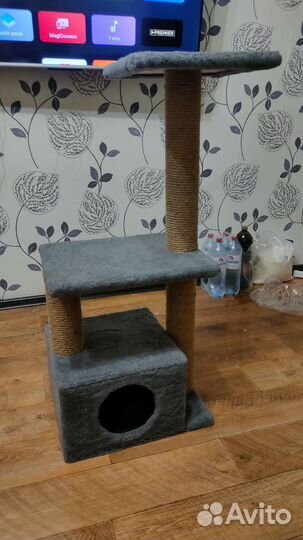 Домик для кошки с когтеточкой (почти новый)