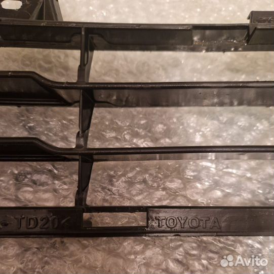 Решётки бампера Toyota Land Cruiser 200 7-12г