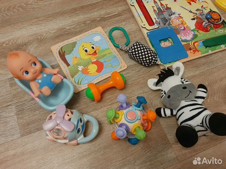 Развивающие игрушки для малышей пакетом