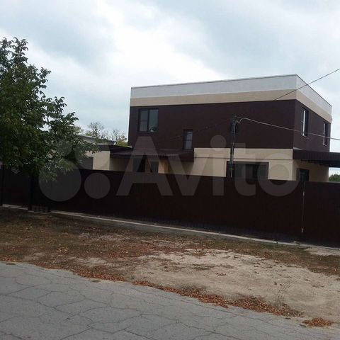 Дом 180 м² на участке 11 сот.