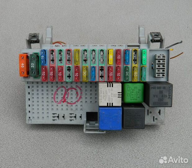 Блок предохранителей Opel Astra F 1.6