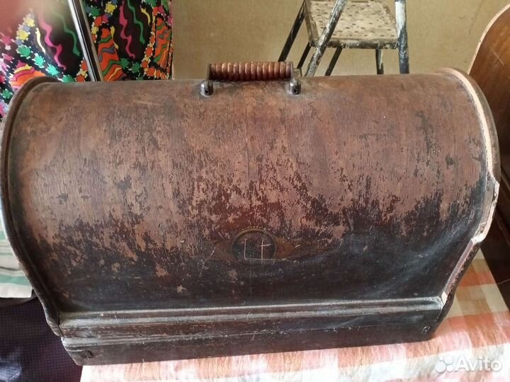 Швейная машина Singer