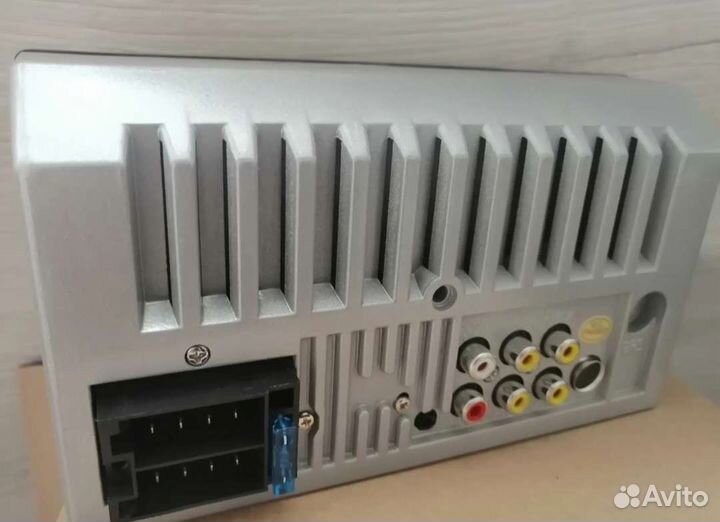 Бюджетная 2din автомагнитола 7010B