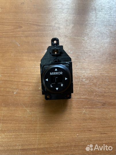 Кнопка регулирования зеркал Hyundai Solaris