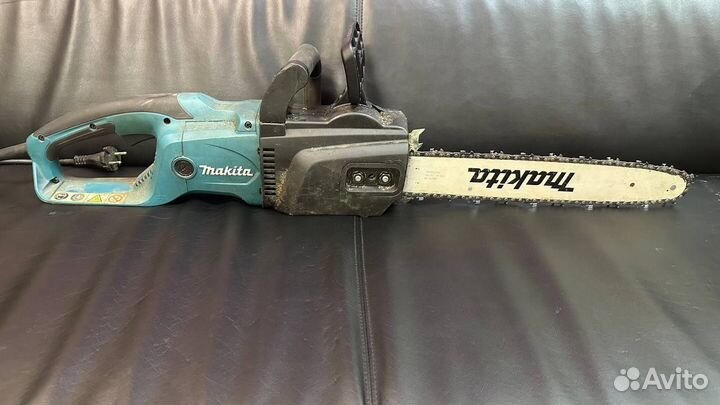 Электрическая цепная пила Makita UC4050A