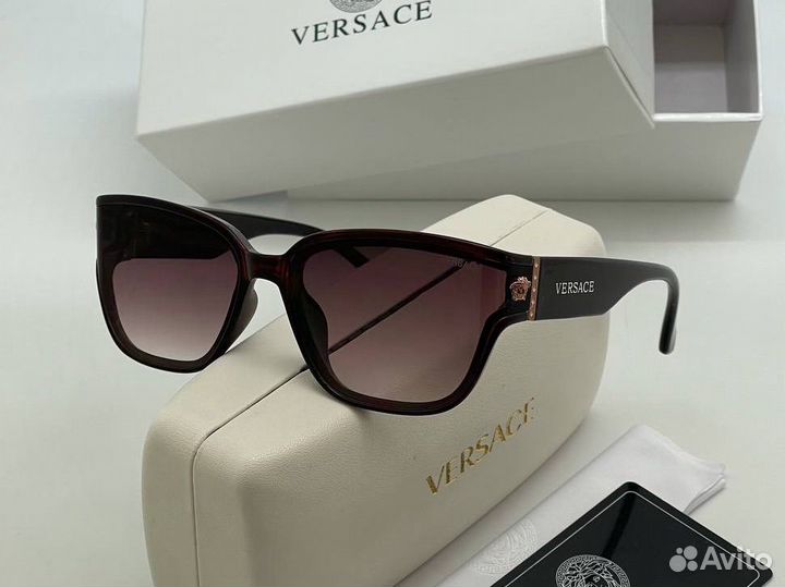 Солнцезащитные очки Versace новинка