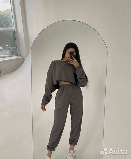 Спортивный костюм женский