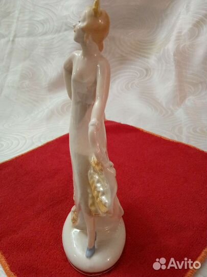 Статуэтка танцовщица