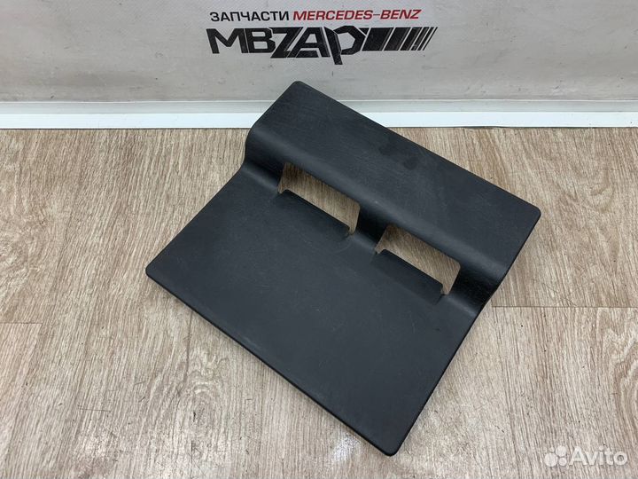 Крышка акб Mercedes W164 ML 164