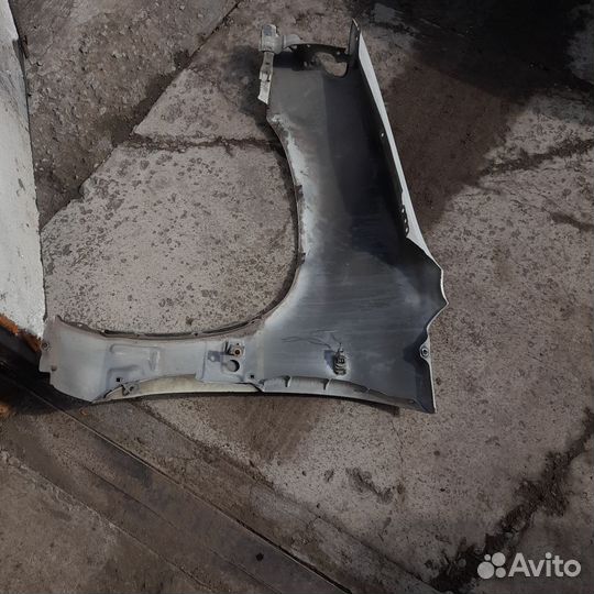Крыло переднее правое Тойота Харриер