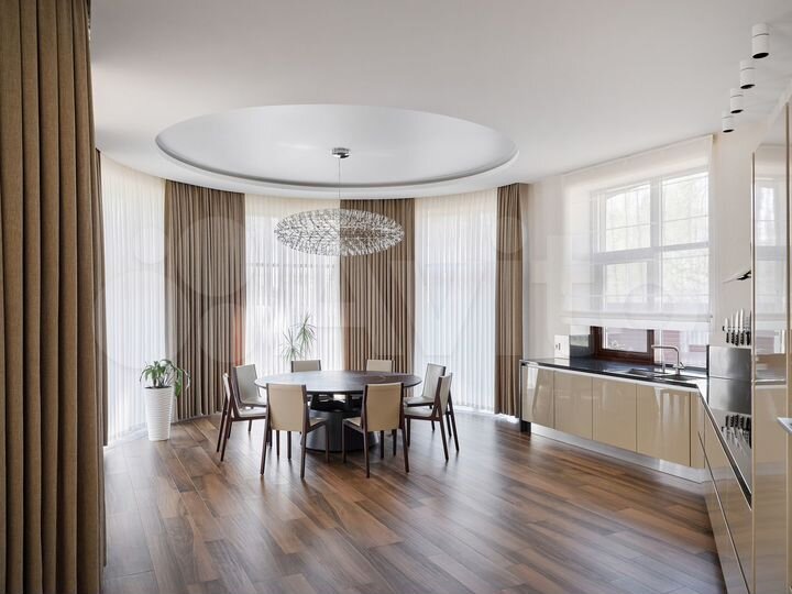 Коттедж 345 м² на участке 20 сот.