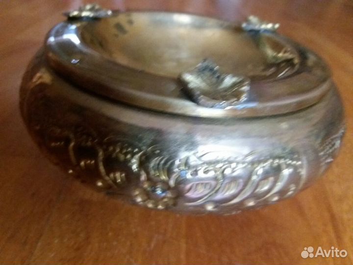 Ваза - пепельница,латунь,чеканка