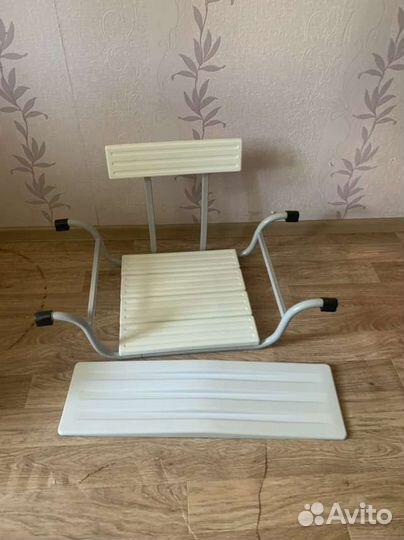 Сиденье в ванну