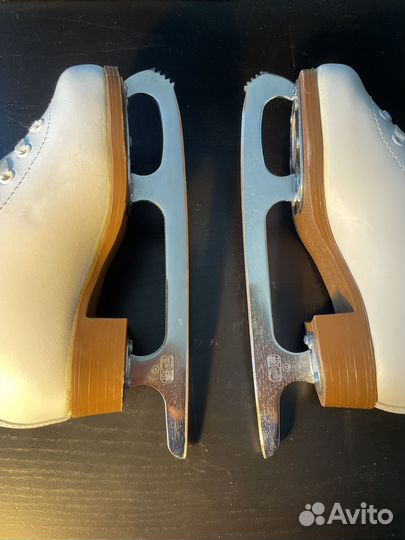 Женские коньки для фигурного катания Botas