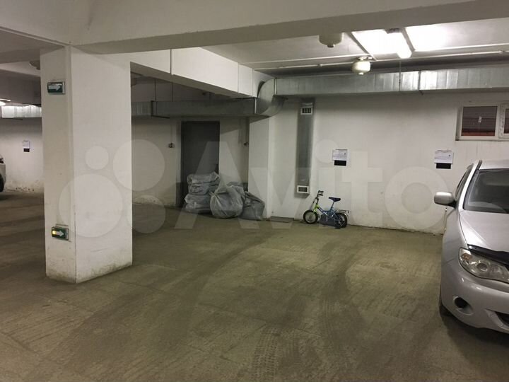 Машиноместо, 13 м²