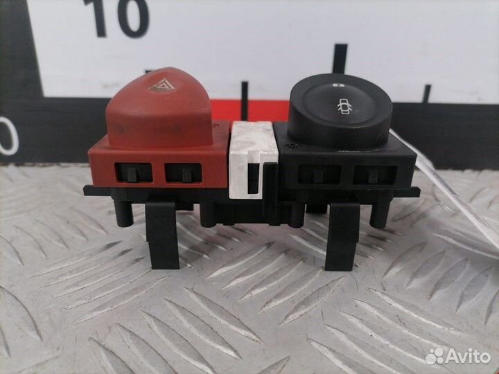 Кнопка (выключатель) Renault Megane рест. 2002