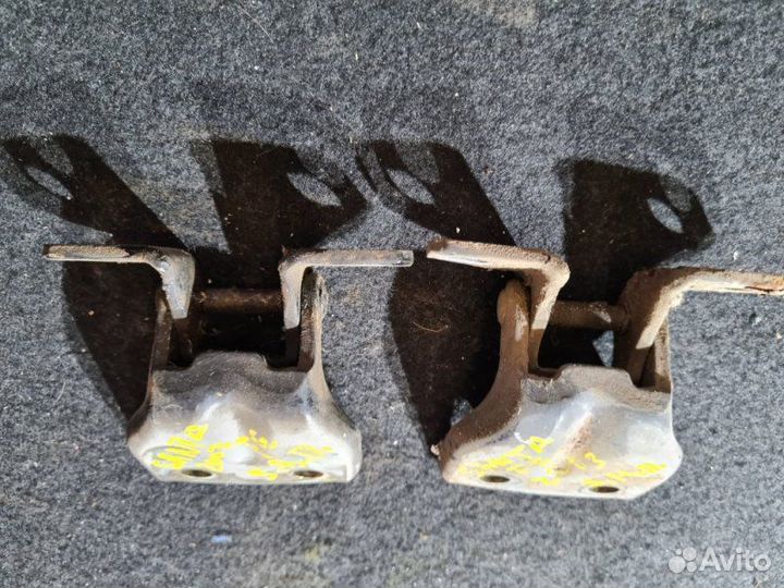 Петля двери задняя правая Hyundai Santa Fe classic