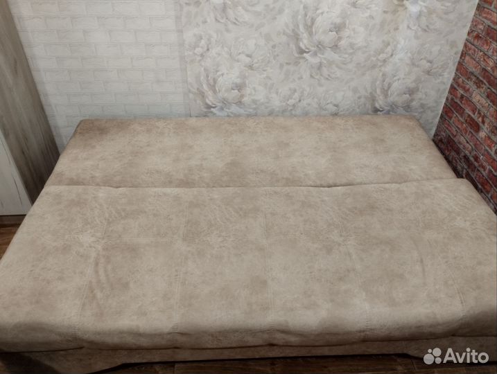 Диван раскладной с подушками