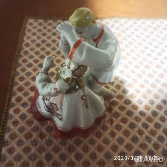 Статуэтка фарфор лявониха