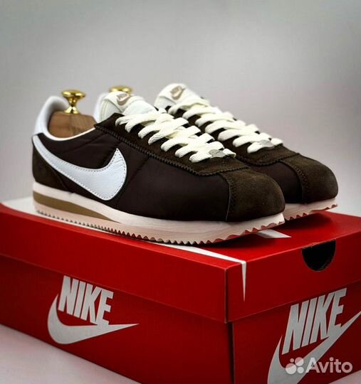 Женские кроссовки Nike Cortez