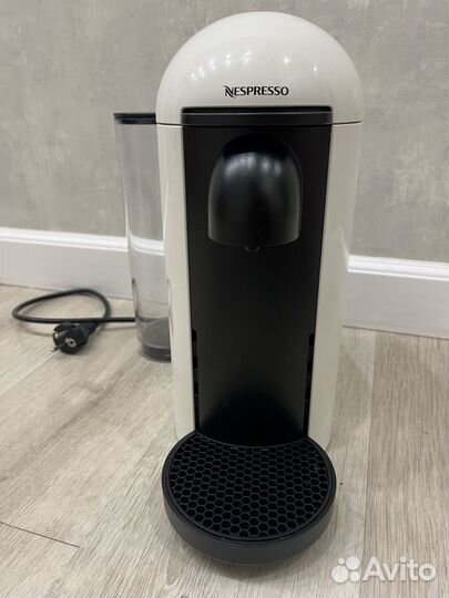 Капсульная кофемашина Nespresso Vertuo Plus