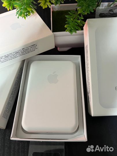 Magsafe battery pack