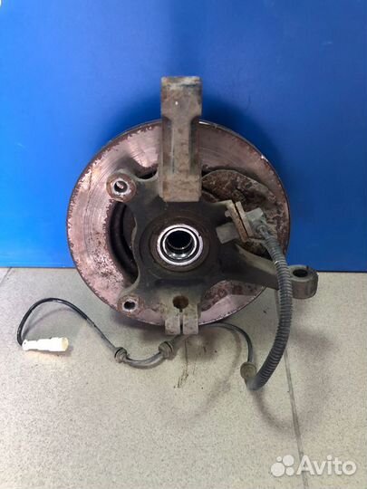 Кулак поворотный передний правый Chevrolet Lacetti